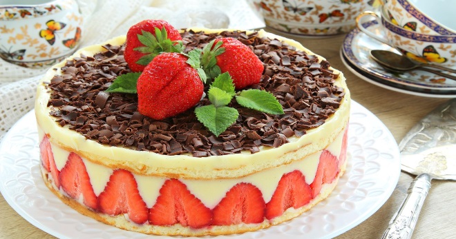 Торт «Фрезье» – необыкновенный десерт с кремом и ягодами