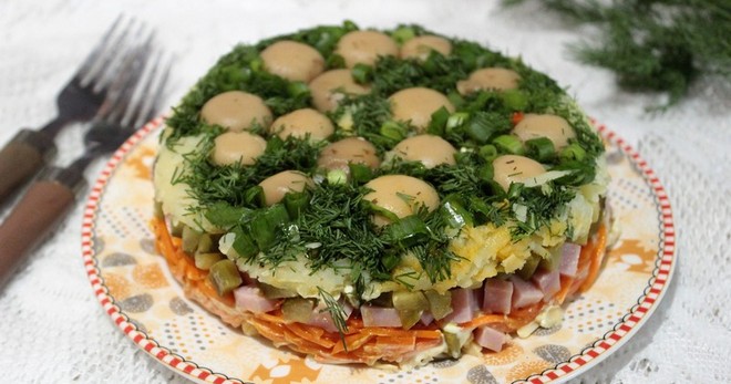 Салат «Грибная поляна» с шампиньонами - красивая и очень вкусная закуска для праздника