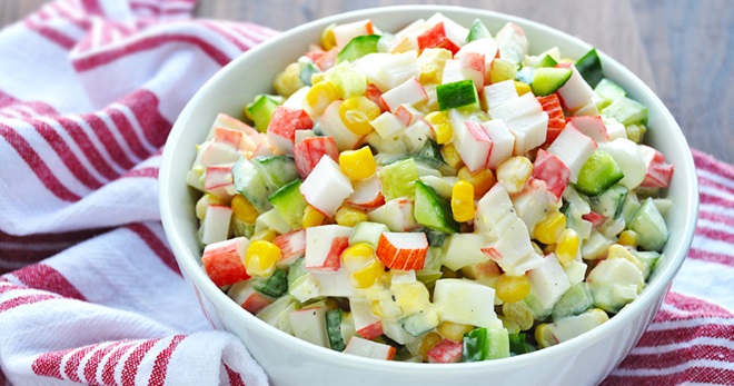 Крабовый салат – любимое блюдо для праздника и не только!