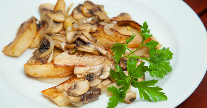Как приготовить тушеную картошку с грибами в мультиварке