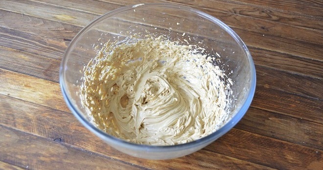 Как приготовить крем из сметаны и сгущенки для торта