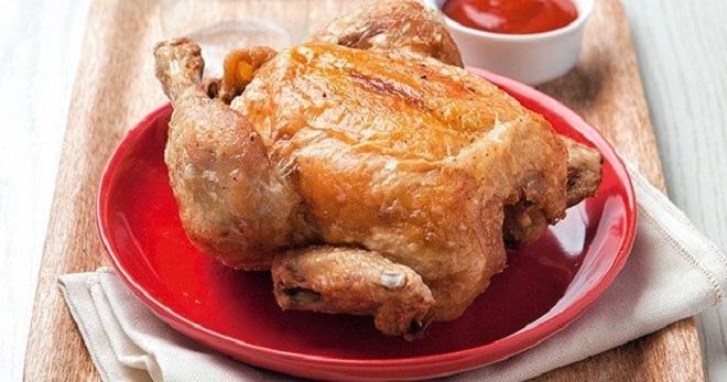 Курица целиком с хрустящей корочкой в духовке - лучшее блюдо на праздничный стол!