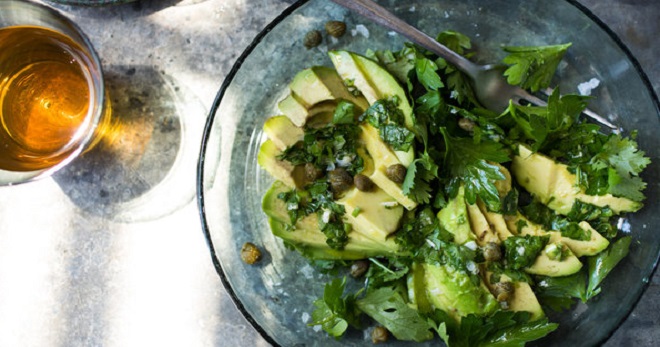 Простой и быстрый салат с авокадо - рецепты блюда для диеты и не только!