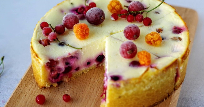 Пирог на кефире с ягодами замороженными рецепт с фото пошагово в