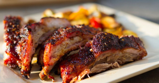 Как приготовить свиные ребрышки в духовке по самым вкусным рецептам?