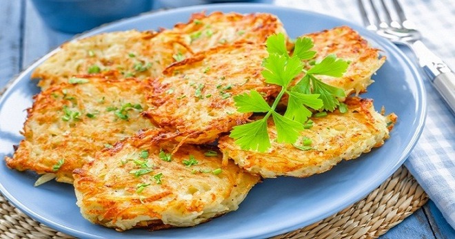 Классический рецепт картофельных драников на сковороде - популярное блюдо белорусской кухни