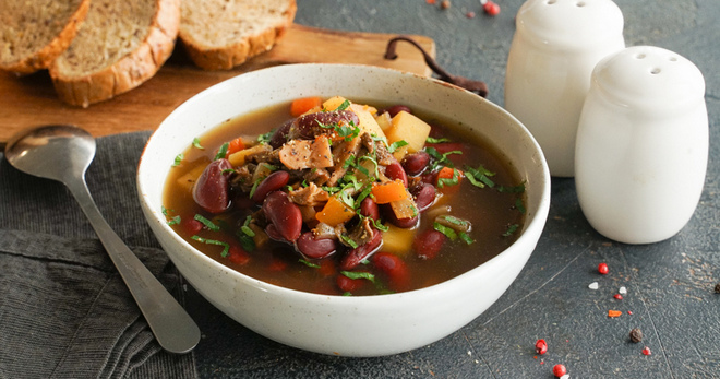 Постный фасолевый суп - быстро, вкусно и просто!