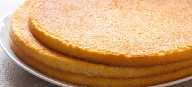 Бисквитные коржи на сковороде для торта