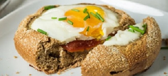 Что приготовить на завтрак из яиц в духовке