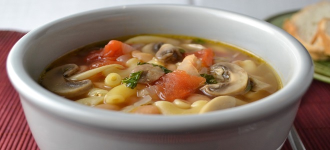 Фасолевый суп с грибами в мультиварке