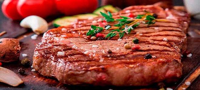 Как замариновать стейк из свинины