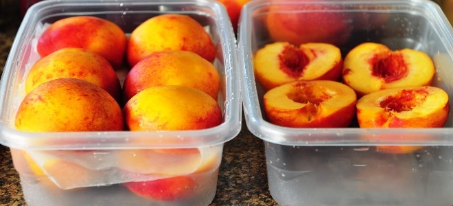 как заморозить персики на зиму свежими