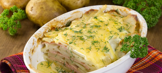 картофельная запеканка с ветчиной и сыром