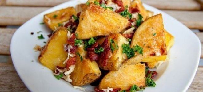Картошка по-деревенски - рецепты в мультиварке, на сковороде, в духовке .