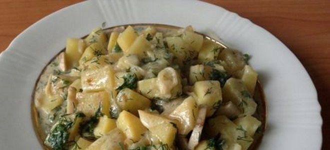 картошка с грибами в сметанном соусе