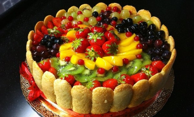 красивый торт с фруктами без выпечки