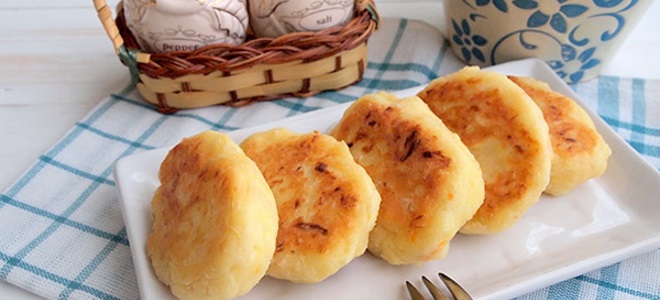 Пирожки с картошкой жареные на сковороде