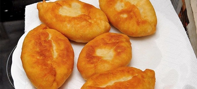 Пирожки на кефире жареные на сковороде с картошкой рецепт с фото пошагово