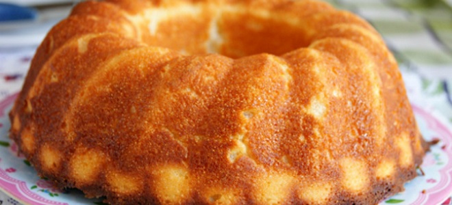 Пирог на кефире с манкой в духовке рецепт фото пошагово