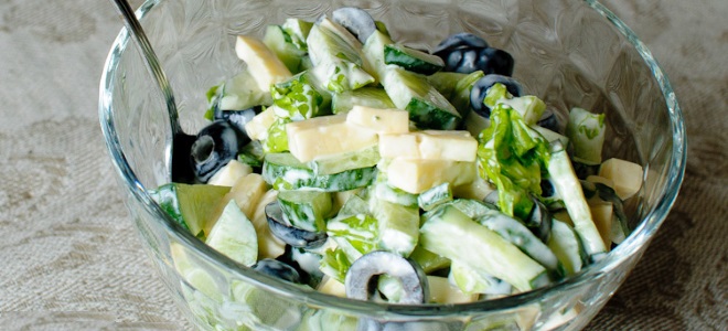 простой салат с оливками