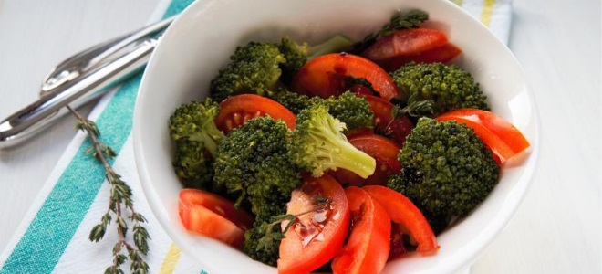 рецепт салата с брокколи и помидорами