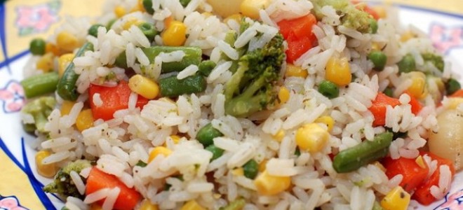 Рис с овощами в микроволновке – рецепт