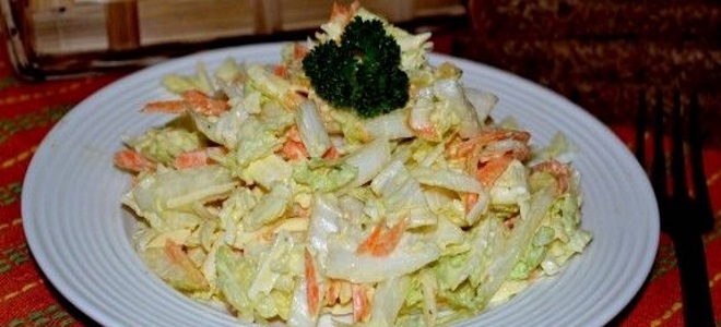 салат из капусты с колбасным сыром