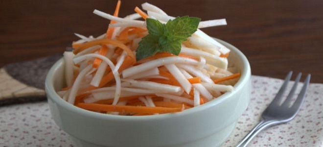 salat iz kolrabi s morkovyu