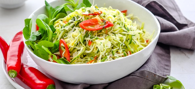 Салат из свежей капусты - рецепт