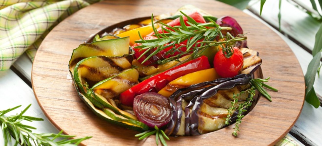 салат из запеченных овощей