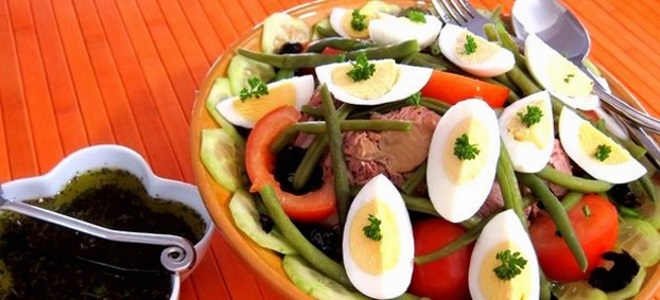 Салат «Ницца» с тунцом – рецепт