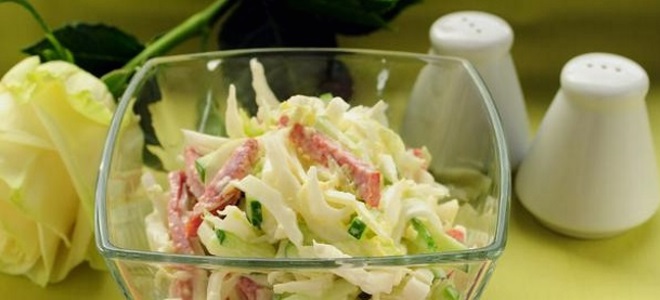 Салат с копченой колбасой и свежим огурцом