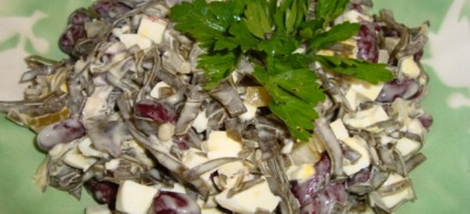 салат с морской капустой и фасолью