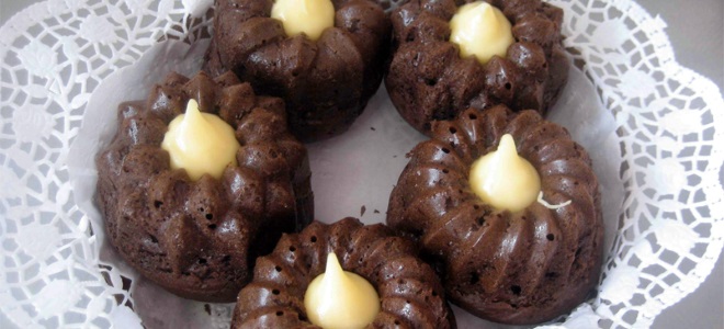 Шоколадные кексы в духовке в силиконовых формочках