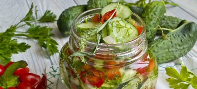 sladkiy salat iz ogurcov na zimu recept