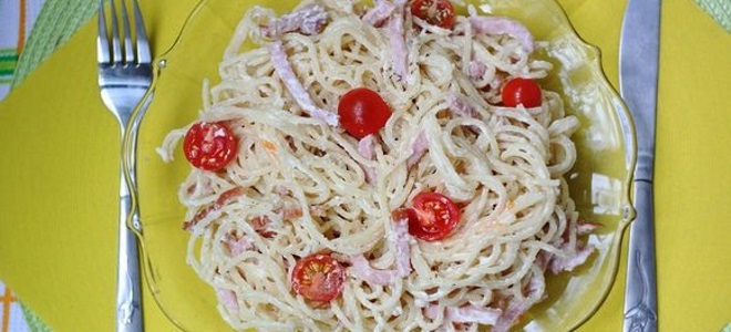 спагетти с ветчиной и сыром