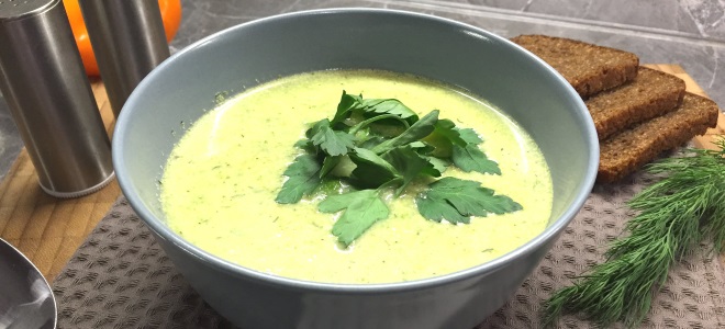 Суп-пюре из брокколи с плавленным сыром