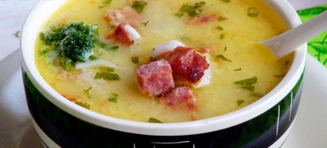 сырный суп с колбасой