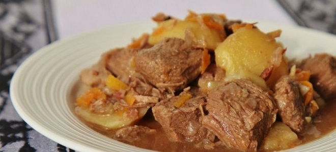 Тушеная картошка с говядиной - рецепт