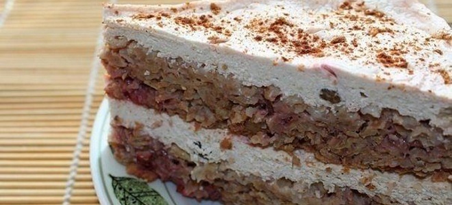 Творожный торт с овсяным печеньем без выпечки