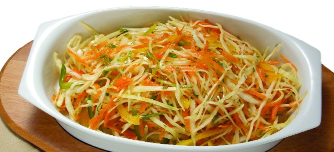 витаминный салат из капусты и моркови