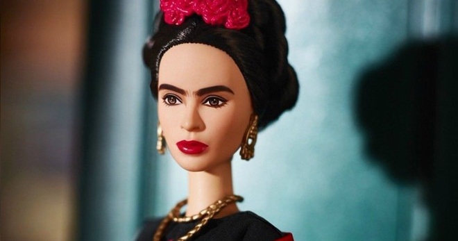 Сальма Хайек поддержала решение мексиканского суда запретить продажу кукол Фриды Кало