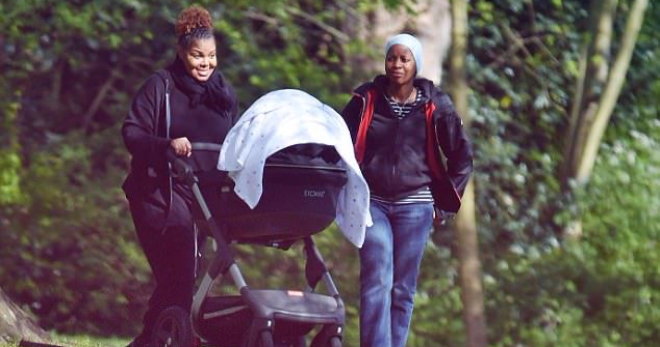 Джанет Джексон появилась на публике с новорожденным сыном