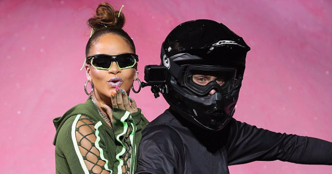 Рианна верхом на мотоцикле представила новую коллекцию Fenty x Puma by Rihanna