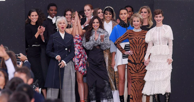 72-летняя Хелен Миррен и 79-летняя Джейн Фонда затмили всех на показе L'Oréal Paris в Париже