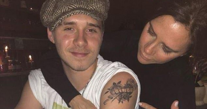 Маменькин сынок: Бруклин Бекхэм сделал татуировку в честь любимой мамы