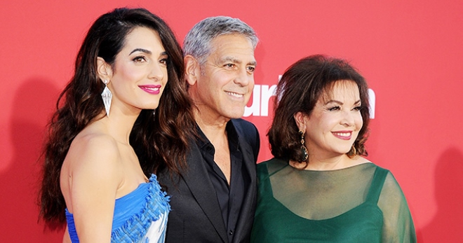 Джордж Клуни с женой Амаль и тещей Барией посетили премьеру «Субурбикона» в Лос-Анджелесе