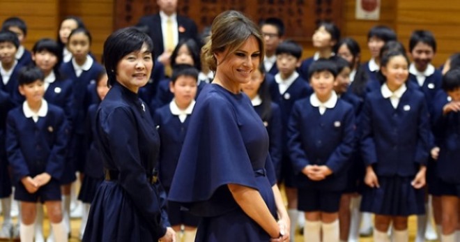 Мелания Трамп в Японии: посещение ювелирного бутика и написание иероглифов в школе