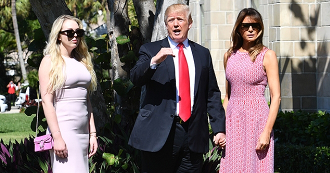 Дональд Трамп с супругой Меланией и дочерью Тиффани посетил пасхальную службу
