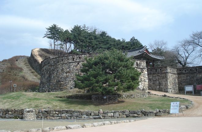 Руины замка Кобапсезонг в Кочхоне, Южная Корея